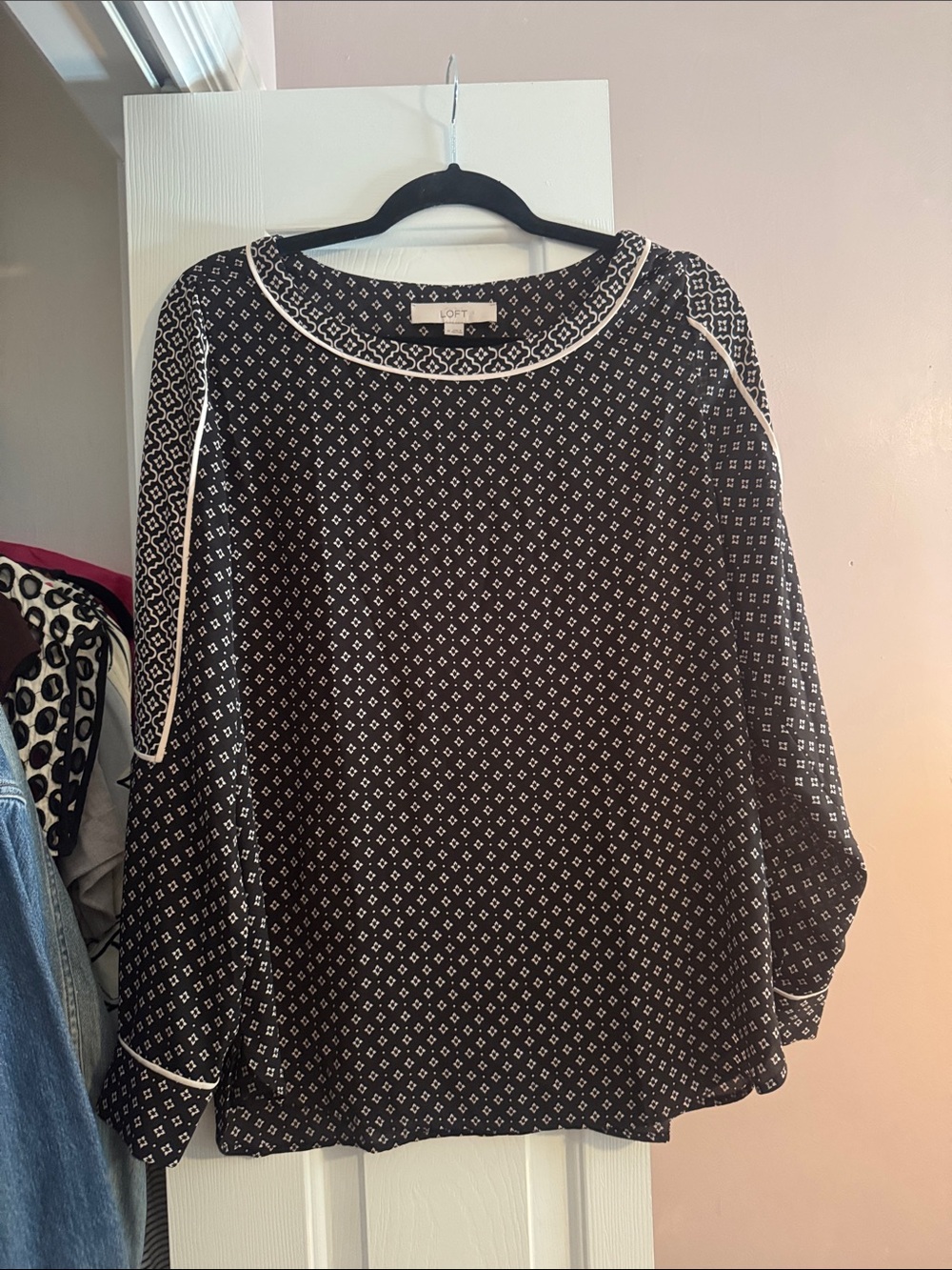 LOFT Black and White Geometric Print Long-Sleeve Blouse